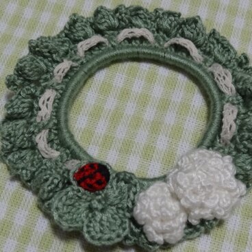 クローバーとシロツメクサのシュシュ