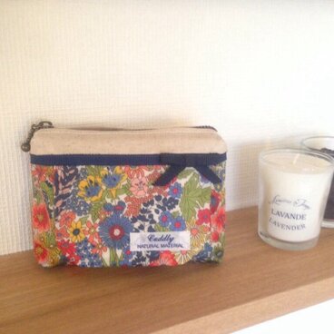 ★リバティ 携帯用おしりふきポーチ★ポケット＆ビタット付き