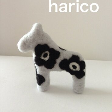 北欧の花刺繍のダーラナホース【受注製作】