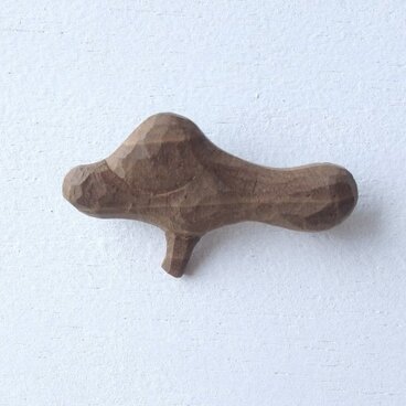 木のかたち ブローチ 02