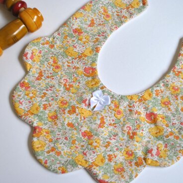 リバティお花のカタチ♡ベビースタイ