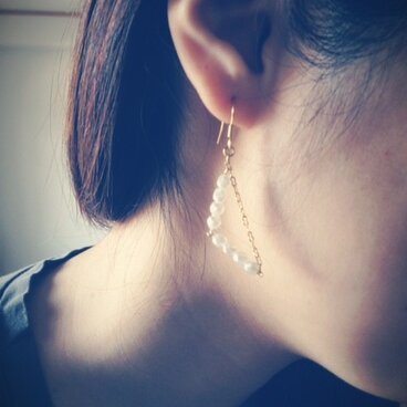 三角パールピアス