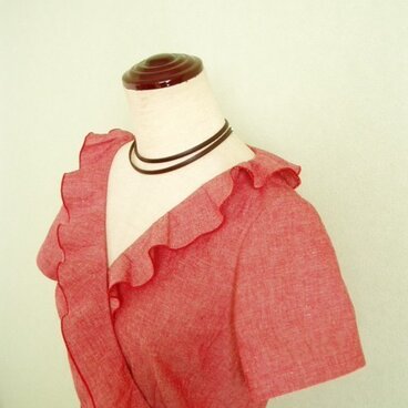 sold ひらひらラッフルのカシュクールワンピース綿麻スモーキー