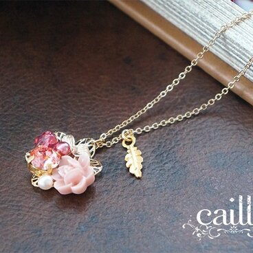 ピンクローズのネックレス