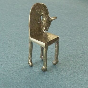 小さな彫刻　Umagaisu