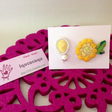 手刺繍の花ピアス (14004)