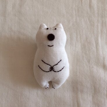 しろくまさんブローチ 2