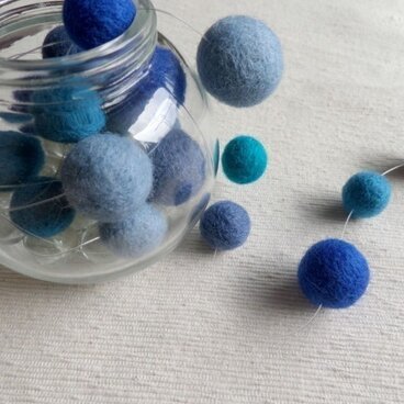 フェルトボールガーランド (d)