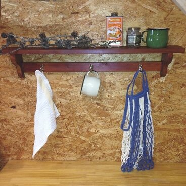 シンプル！　フック付きシェルフ