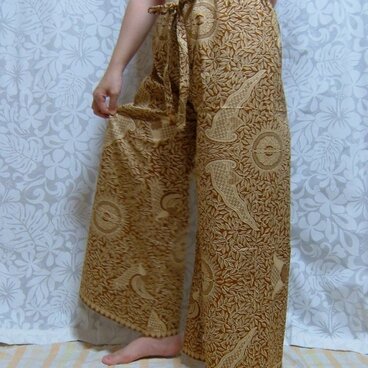 バティックのフレアパンツ　茶