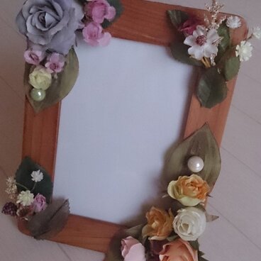 淡い色合いのフラワー(造花)フォトフレーム