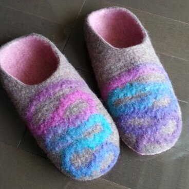 羊毛フェルト ルームシューズ