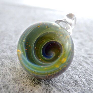 ギャラクシー☆.:*・ミニマーブルのガラスペンダントトップ