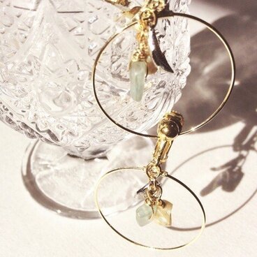 ヴィンテージグラスビーズとシェルのイヤリング