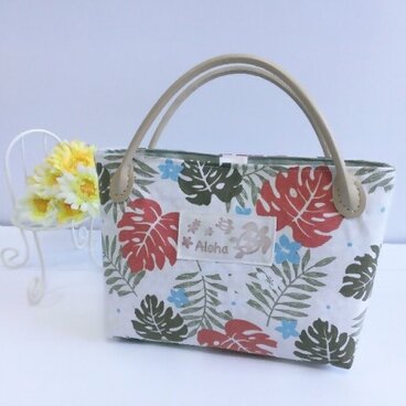 合皮持ち手のミニミニバッグ☆バッグインバッグ☆ハワイアン春夏