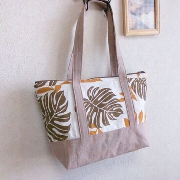 ファスナー付Ａ４ショルダーバッグ☆春夏☆ハワイアン☆トート