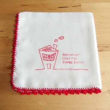 ガーゼハンカチ　赤い家