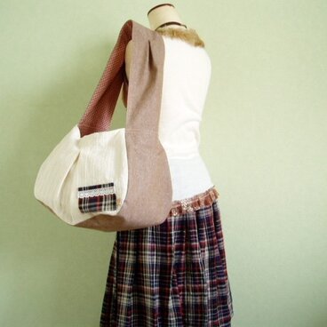 大きめマチのぷっくりたっぷりバッグ綿レースピンク