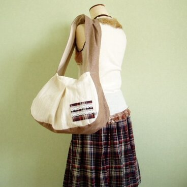 大きめマチのぷっくりたっぷりバッグ綿レースベージュ