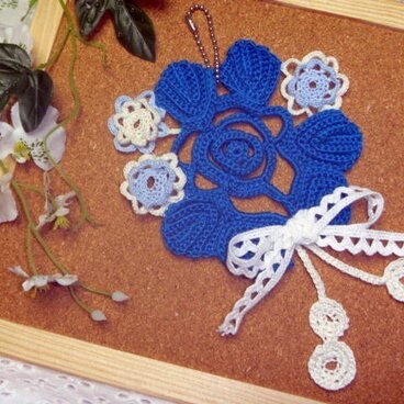 ブルーローズのブーケ★レース編みチャーム