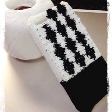 ダイヤ柄のニットiPhoneケース