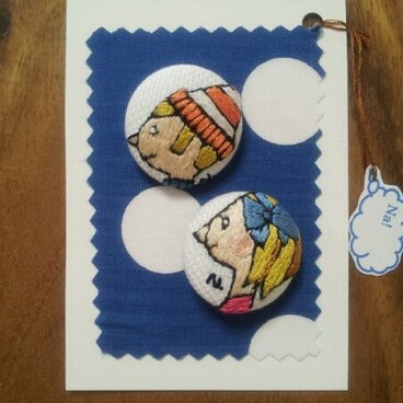 ジョゼフとジョアンナ(クルミ釦２個セット)