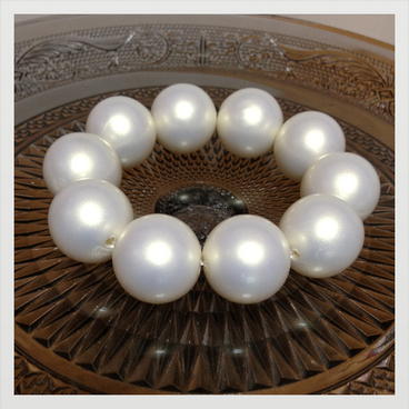 イミテーションパールブレス