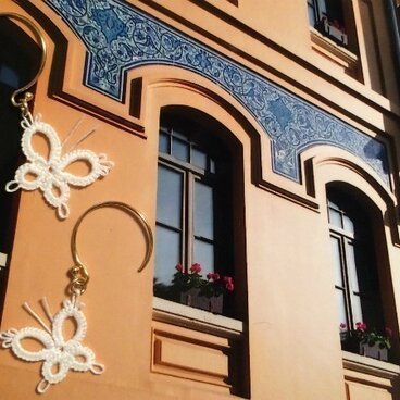 蝶のレースピアス