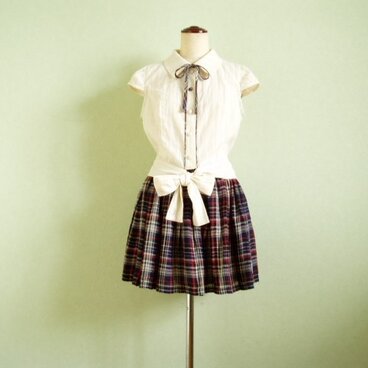 sold　綿レースのウエスト結びブラウス＆タックギャザーミニ