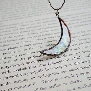 お月さまのペンダント