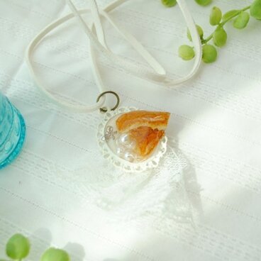 ドライオレンジのネックレス