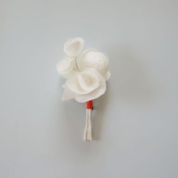 白繭のコサージュ　ブーケ