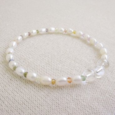 〜一点物〜細〜米型淡水パールと水晶のブレスレット〜かわいい〜