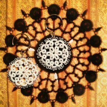 白いお花のレースのピアス