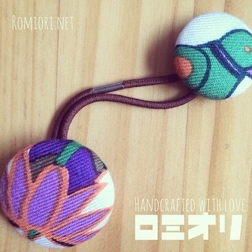 蓮と小鳥＊くるみボタンのヘアゴム