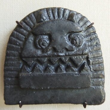 壁掛けクラフトタイル　鬼瓦風