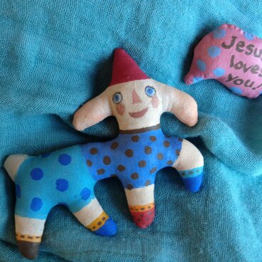 子羊のブローチ