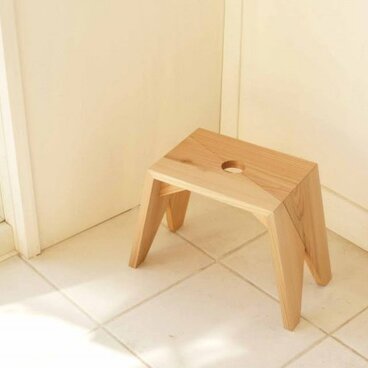 国産スギ材でつくったスツール～Tsunagi