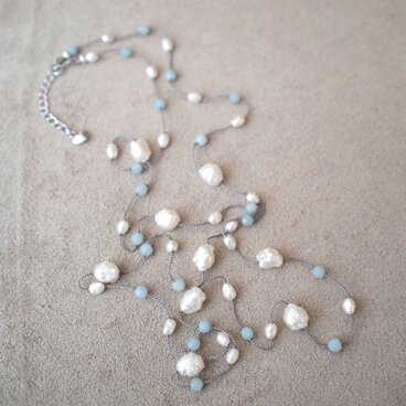 アマゾナイトと淡水パールのシルクコード・ロングネックレス