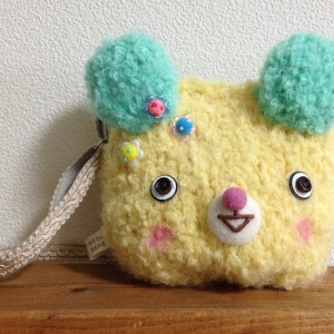 ポシェット　くま〈キイロ〉