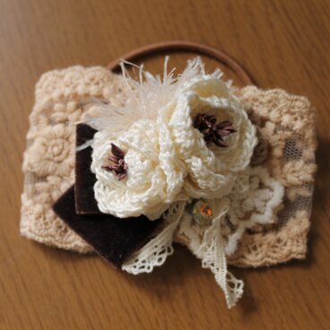 紅茶染めレースとお花のヘアゴム