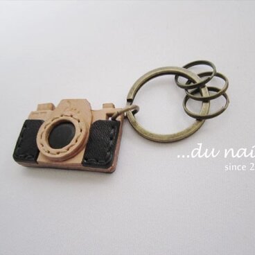 本革　カメラのキーホルダー（受注製作）