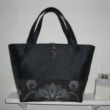 補助袋の要らない、葬祭用トートバッグ