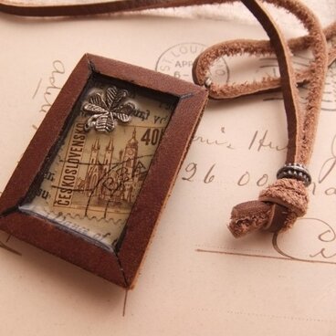 レザーフレームのブローチネックレス＊ナチュラルコラージュ