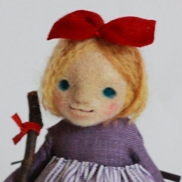 箒を持った女の子 No.210