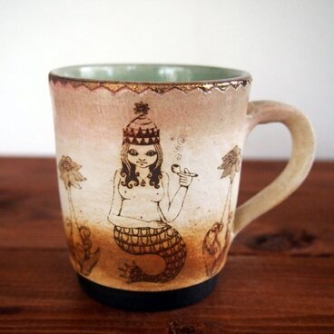 アルケミストのマグカップ（毛繕いをする猫と伸びをする猫）