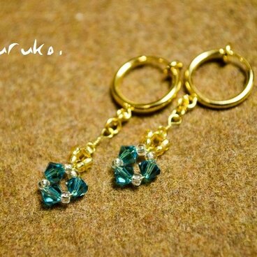 小花とスワロフスキーのイヤリング