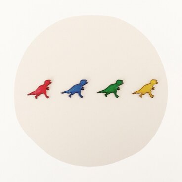 恐竜さん○ピアス