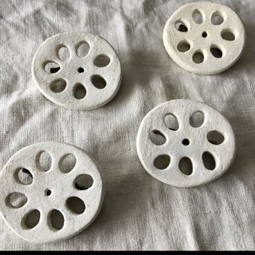 【陶土】レンコンブローチ