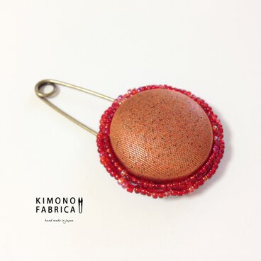 シルクとビーズの輝きストールピン（西陣織：橙引箔）